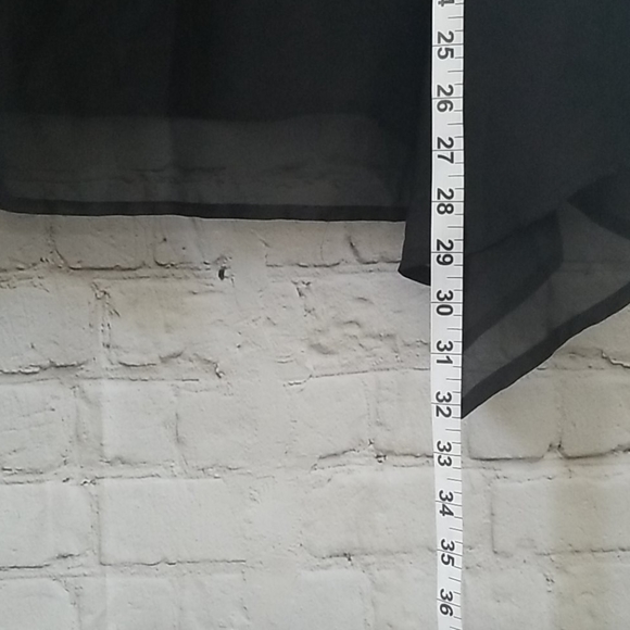 Torrid | Floral Print Chiffon Sharkbite Blouse - Picture 4 of 6